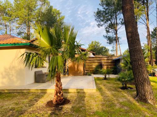 Κήπος έξω από το Maison proche plage et Golf