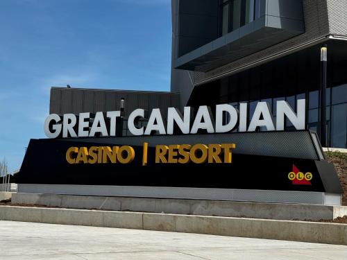 a sign for the great canadian casino resort at Holiday Inn Toronto Airport East by IHG in Toronto