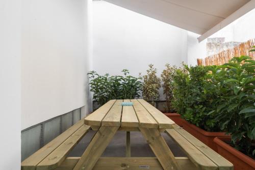 2BR Designer Apt Near Metro With Private Garden