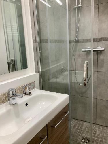 Appartement rénové plein centre