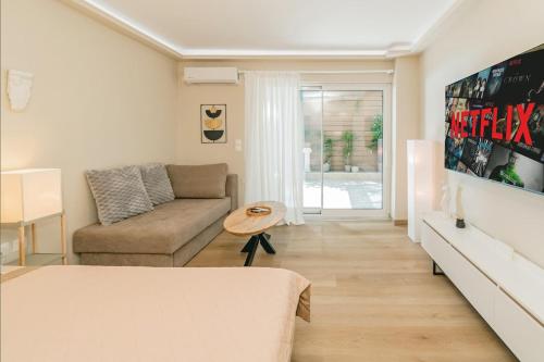 Plantaea Deluxe Studio - Athens Modern Escape