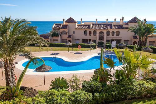 Luxury apartment residence La Joya - near to the sea