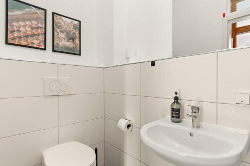 Koupelna v ubytování LUMEN - Design Loft - Zentral - PS5 - Balkon