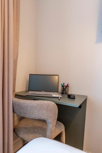Hotel Porta das Fragasにあるテレビまたはエンターテインメントセンター
