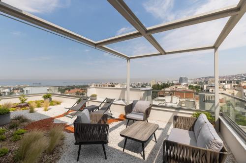 Skyline Horizon Luxury Apartment with Stunning Terrace by BiNoBi!
