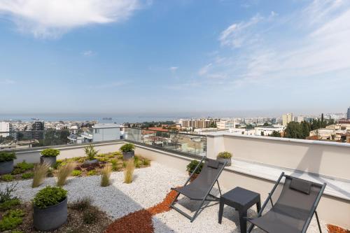 Skyline Horizon Luxury Apartment with Stunning Terrace by BiNoBi!