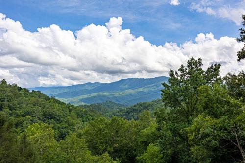 Gallery image of Smoky Sunrise in Sevierville