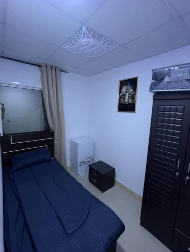 Postel nebo postele na pokoji v ubytování Luxury private room beside park and bus station