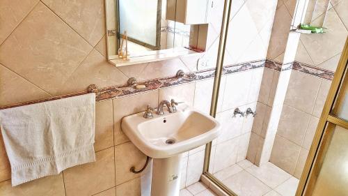 Ένα μπάνιο στο Incredible house nearby the river