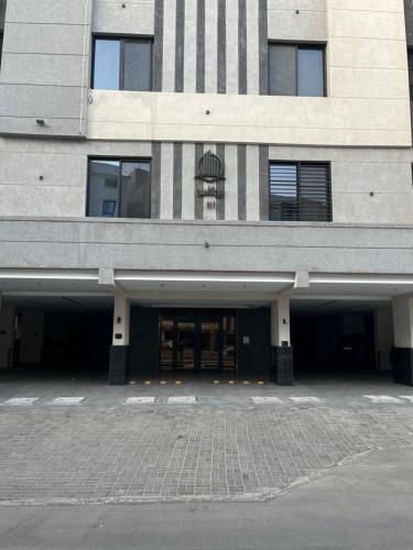 Η πρόσοψη ή η είσοδος του نزل الشمس