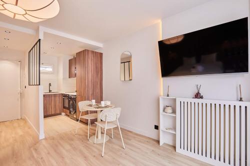 Superb Parisian Suite-Pere Lachaise
