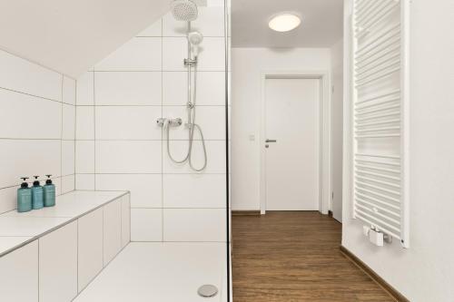 Ein Badezimmer in der Unterkunft LIGHTHOUSE - Perfekt für Gruppen - 2 Whg - Zentral - PS5 & Switch