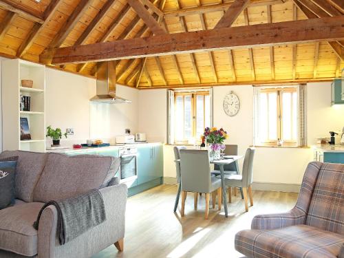 Ruang duduk di The Barn At Banks Cottage