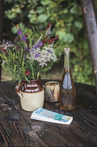 Zahrada ubytování Handcrafted grain-store yurt in Somerset woodland