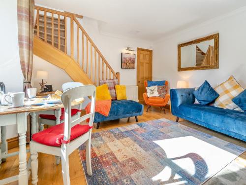 Ruang duduk di Ardlevale Cottage
