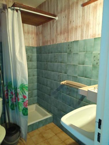 studio à 50 m de la plage , idéal pour 2, avec parking 2NOUMÉA35