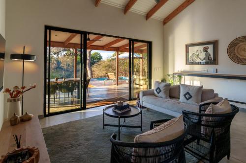 Nomads Den Safari Villas - Heated Pools and Riverbed viewsにあるシーティングエリア