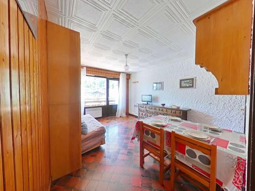 Studio pied des pistes – 4 pers, balcon sud, casier à ski, parking - FR-1-241-126