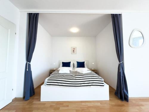 Bright Sunny Studio, AC, 15min to the city center, Smart TV