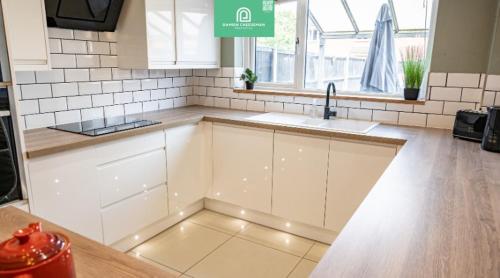 Kuchyň nebo kuchyňský kout v ubytování 3 Bedroom House Centre Of Lincoln sleeps 6