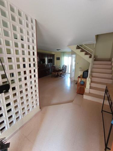 Adosado entero a escasos 50 metros de la playa