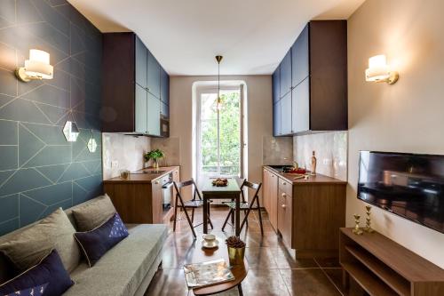 CASA NISSARTE - Central near Train station - PARKING - confort & cosy- AC