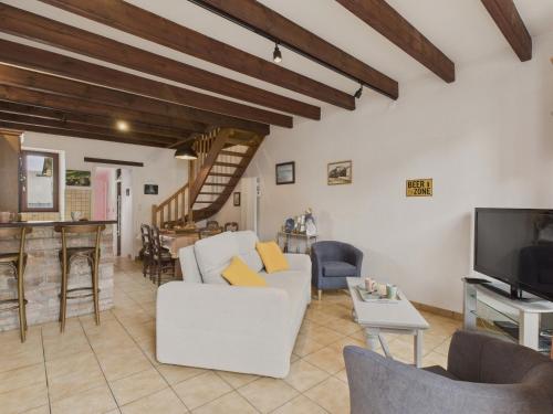 Maison en pierre avec jardin pour 4 personnes