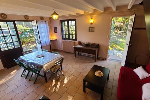 Photo de la galerie de l'établissement Spacious house near the beach, à Arcachon