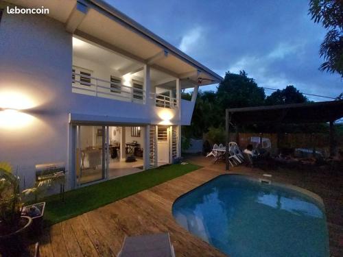 Bazén v ubytování Villa PERGOLA nebo v jeho okolí