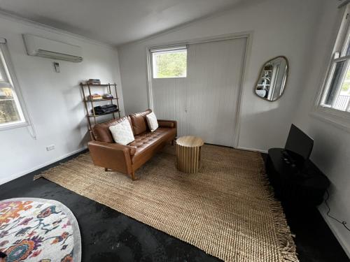 Χώρος καθιστικού στο Blue Haze Retreat - studio with kitchenette