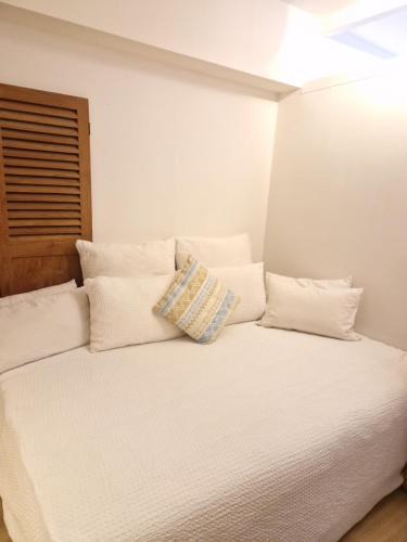 New Apartment in the Heart of Amsterdam客房内的一张或多张床位