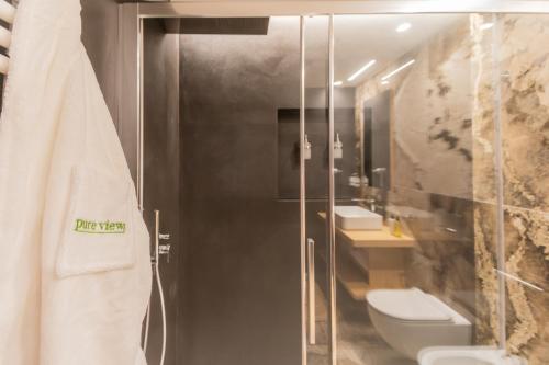 Ένα μπάνιο στο PureView Luxury - with breakfast & pool by Rent All Como