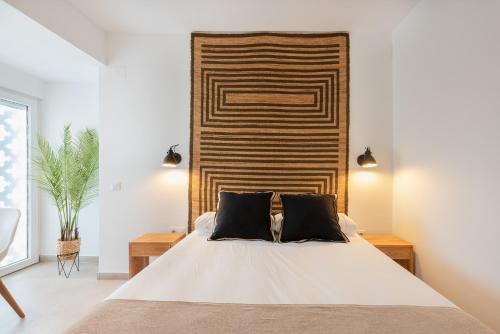 Postel nebo postele na pokoji v ubytování K-BAY by Nuka Homes