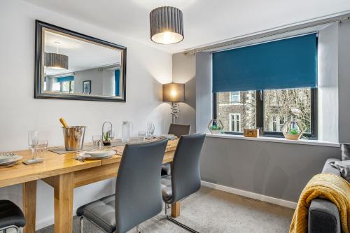 Φωτογραφία από το άλμπουμ του Modern 2BR Jesmond Apartment Near City Centre σε Jesmond