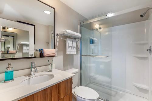 Vannituba majutusasutuses Uptown Suites Extended Stay Austin TX - Downtown