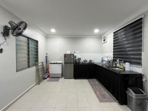 Η κουζίνα ή μικρή κουζίνα στο Peruda Inn - Homestay for Múslim only