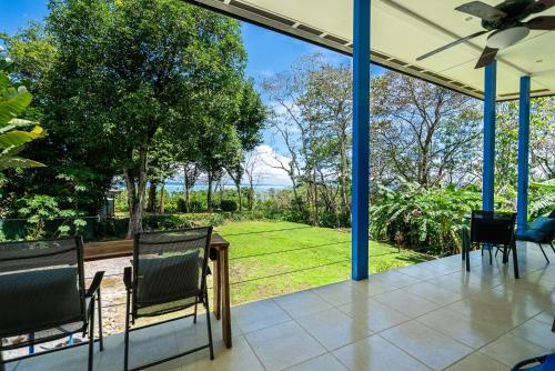 Ocean View Modern dreamhouse 2にある庭