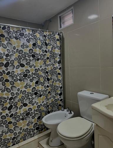 Koupelna v ubytování Acogedor familiar y agradable monoambiente. C/est.