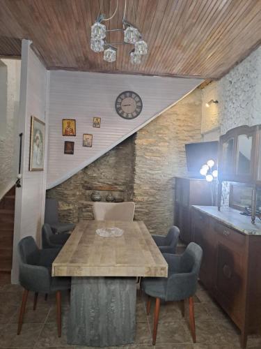 Posezení v ubytování ZERVOU House