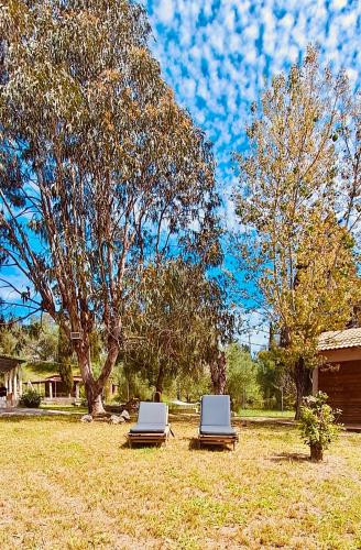 Taman di luar Villa Depiros Corfu