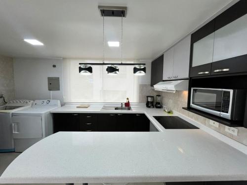 Η κουζίνα ή μικρή κουζίνα στο ItsaHome Apartments - Torre Van Gogh