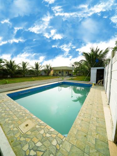 Kolam renang di atau dekat dengan lm farm house
