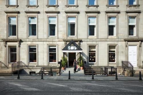 Muka bangunan atau pintu masuk The Hoxton, Edinburgh