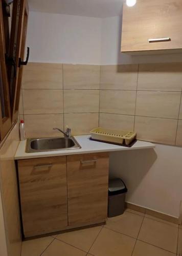 Acharnon room