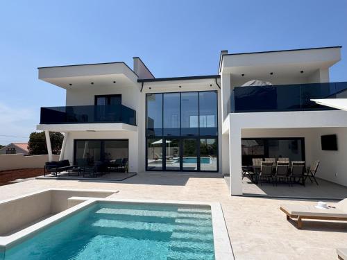 Villa Lustria
