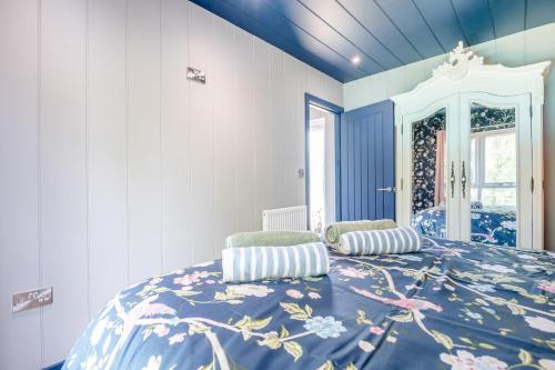 Gallery image of Four Lakes Retreat In One in Newport