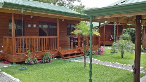 Un patio o zona al aire libre en El Paraiso