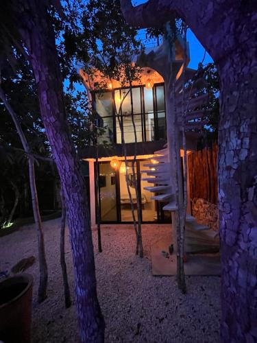 Το κτήριο όπου στεγάζεται  η βίλα