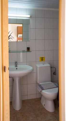 Kamar mandi di Iason Studios