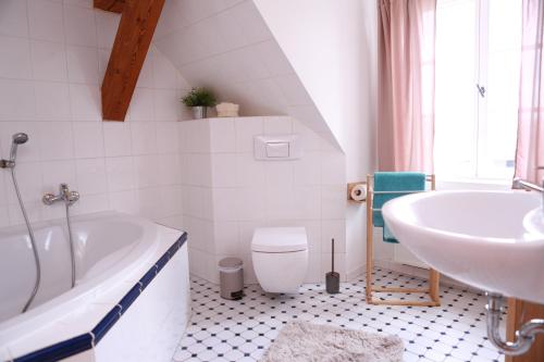 Ένα μπάνιο στο Apartment in Moltzow- viel Platz in ländlicher Lage